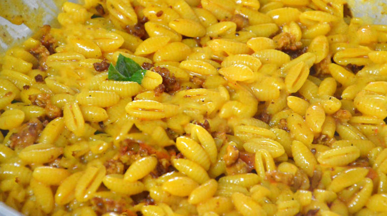 Malereddus con salsiccia